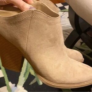 Dolce Vita Tan Suede Mules